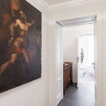 Della Spiga Apartman *