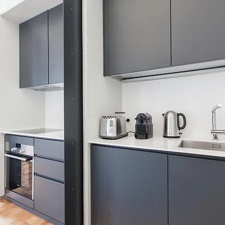 Della Spiga Apartman *