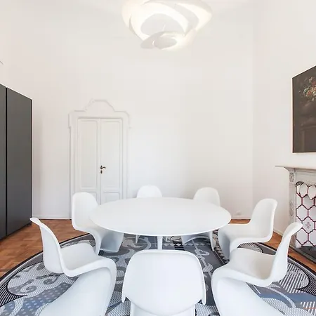 Della Spiga Apartman Milánó